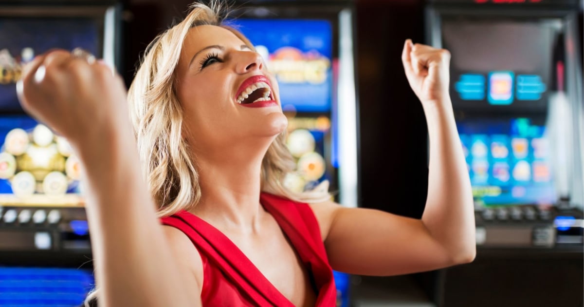 En sykepleier i Florida treffer en spilleautomat-jackpot og vinner $112K